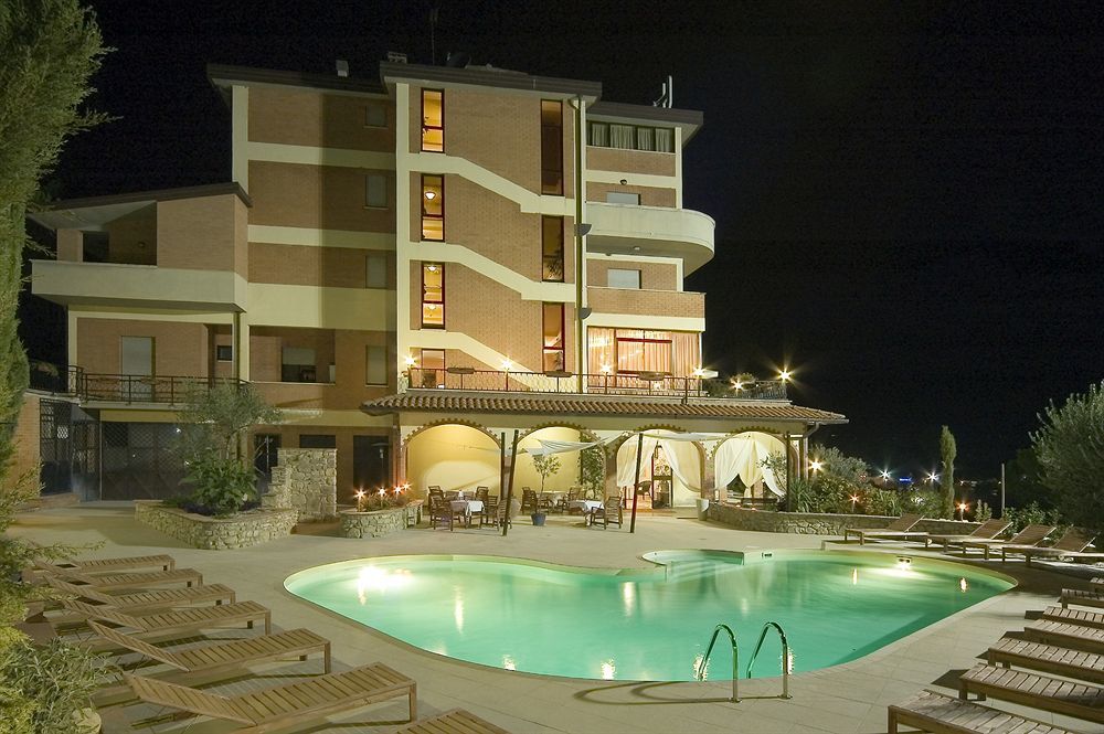 El Patio Hotel Corciano Dış mekan fotoğraf
